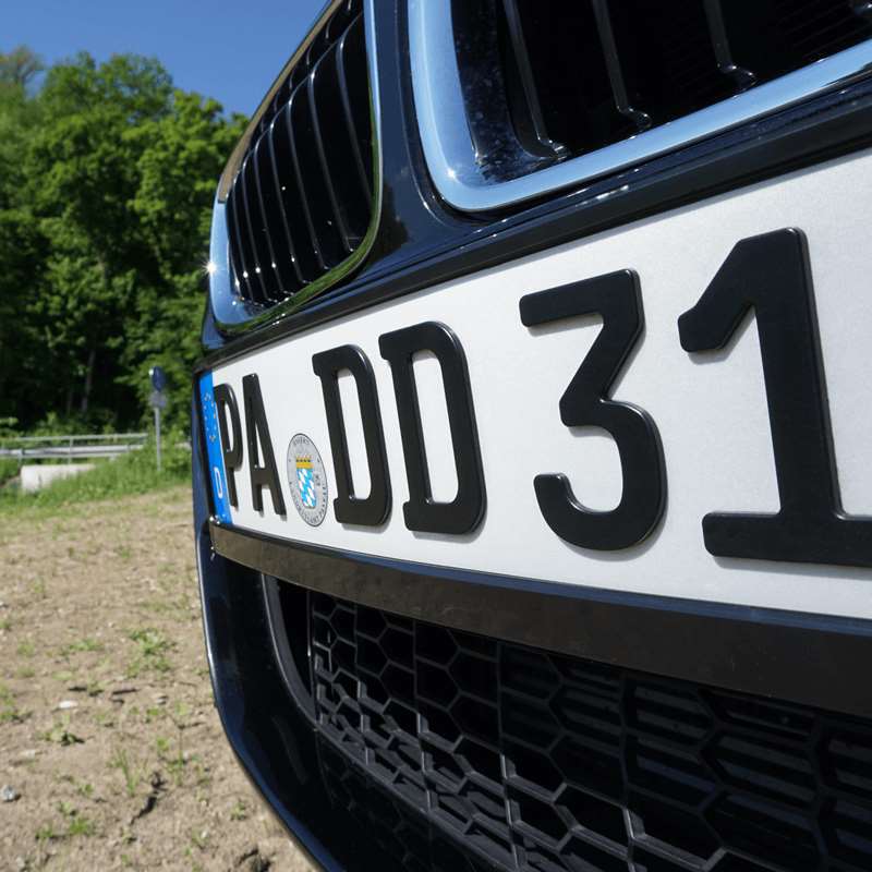 Kennzeichen-Verstärker Schwarz